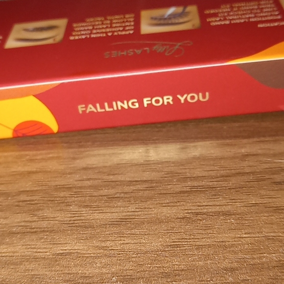 Lashes - Picture 2 of 3